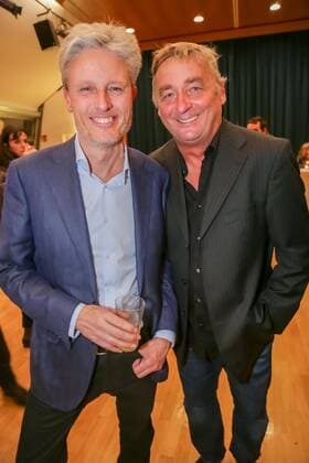 03.11.2015, Wiener Urania, Österreichischer Kabarettpreis 2015, Verleihungs-Gala im Bild: Florian Scheuba -gewinnt d. österr. Kabarettpreis, Andreas Vitasek