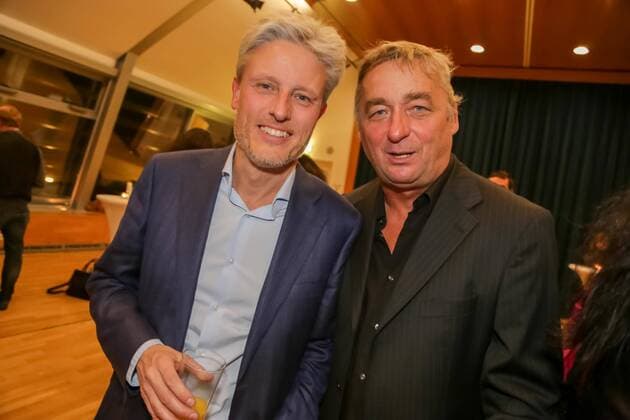 03.11.2015, Wiener Urania, Österreichischer Kabarettpreis 2015, Verleihungs-Gala im Bild: Florian Scheuba -gewinnt d. österr. Kabarettpreis, Andreas Vitasek