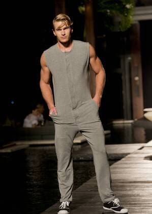 A model presents a creation by ETNOS menswear fashion designer during the Miami Funkshion Week at the SETAI hotel, Miami Beach, Florida, November 4, 2015.  MIA20151104101 GARYxIxROTHSTEIN Miami Funkshion Fashion Week - ETNOS Modenschau