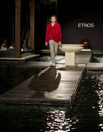 A model presents a creation by ETNOS menswear fashion designer during the Miami Funkshion Week at the SETAI hotel, Miami Beach, Florida, November 4, 2015.  MIA20151104111 GARYxIxROTHSTEIN Miami Funkshion Fashion Week - ETNOS Modenschau