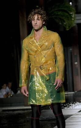 A model presents a creation by ETNOS menswear fashion designer during the Miami Funkshion Week at the SETAI hotel, Miami Beach, Florida, November 4, 2015.  MIA20151104117 GARYxIxROTHSTEIN Miami Funkshion Fashion Week - ETNOS Modenschau