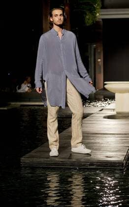 A model presents a creation by ETNOS menswear fashion designer during the Miami Funkshion Week at the SETAI hotel, Miami Beach, Florida, November 4, 2015.  MIA20151104199 GARYxIxROTHSTEIN Miami Funkshion Fashion Week - ETNOS Modenschau