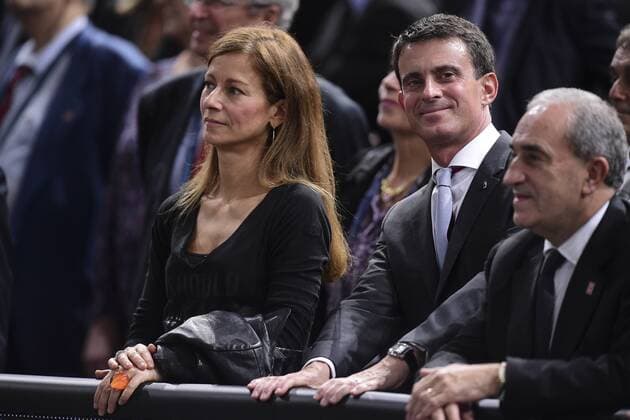 Premierminister Manuel Valls, und Ehefrau Anne Gravoin , Jean Gachassin (Präsident FFT) - Prominente Zuschauer - TENNIS: BNP PARIBAS Masters - Paris - 07 11 2015 JBAutissier Panoramic  Prominente besuchen das Tennisturnier in Paris-Bercy