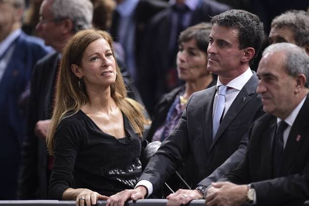 Premierminister Manuel Valls, und Ehefrau Anne Gravoin , Jean Gachassin (Präsident FFT) - Prominente Zuschauer - TENNIS: BNP PARIBAS Masters - Paris - 07 11 2015 JBAutissier Panoramic  Prominente besuchen das Tennisturnier in Paris-Bercy