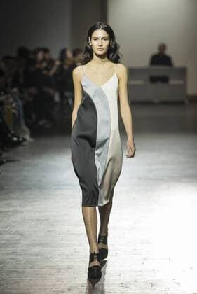 (151107) -- TBILISI, Nov. 7, 2015 -- A model presents a creation of Tamuna Ingorokva during the Mercedes Benz Fashion Week in Tbilisi, capital of Georgia, on Nov. 7, 2015. ) GEORGIA-TBILISI-FASHION WEEK GiorgixInduashvili 