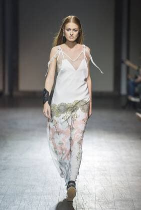(151107) -- TBILISI, Nov. 7, 2015 -- A model presents a creation of Eloshi during the Mercedes Benz Fashion Week in Tbilisi, capital of Georgia, on Nov. 7, 2015. ) GEORGIA-TBILISI-FASHION WEEK GiorgixInduashvili 