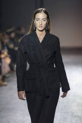 (151107) -- TBILISI, Nov. 7, 2015 -- A model presents a creation of Eloshi during the Mercedes Benz Fashion Week in Tbilisi, capital of Georgia, on Nov. 7, 2015. ) GEORGIA-TBILISI-FASHION WEEK GiorgixInduashvili 