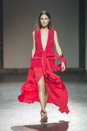 (151107) -- TBILISI, Nov. 7, 2015 -- A model presents a creation of Eloshi during the Mercedes Benz Fashion Week in Tbilisi, capital of Georgia, on Nov. 7, 2015. ) GEORGIA-TBILISI-FASHION WEEK GiorgixInduashvili 