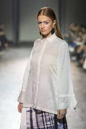 (151107) -- TBILISI, Nov. 7, 2015 -- A model presents a creation of Eloshi during the Mercedes Benz Fashion Week in Tbilisi, capital of Georgia, on Nov. 7, 2015. ) GEORGIA-TBILISI-FASHION WEEK GiorgixInduashvili 