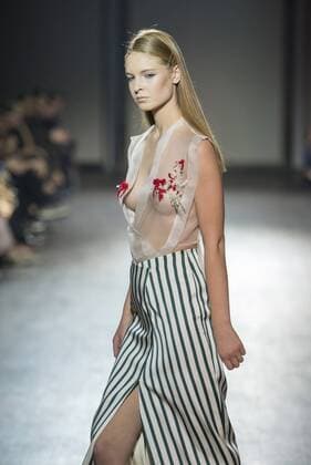 (151107) -- TBILISI, Nov. 7, 2015 -- A model presents a creation of Eloshi during the Mercedes Benz Fashion Week in Tbilisi, capital of Georgia, on Nov. 7, 2015. ) GEORGIA-TBILISI-FASHION WEEK GiorgixInduashvili 
