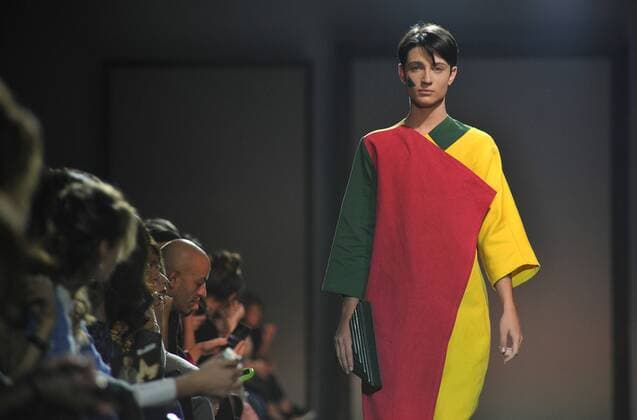 (151107) -- TBILISI, Nov. 7, 2015 -- A model presents a creation of Ria Keburia during the Mercedes Benz Fashion Week in Tbilisi, capital of Georgia, on Nov. 7, 2015. ) GEORGIA-TBILISI-FASHION WEEK TamunaxKulumbegashvili 