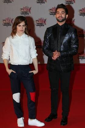 202409 Francois Glories Starface 2015-11-07 Cannes France Ceremonie des NRJ Music Awards 2015. Arrivees. Letissier, Heloise ( Christine and the Queens ); Kendji ( chanteur The Voice); Girac, Kenji  Copyright: xFrancoisxGloriesx xStarfacex STAR_202409_017