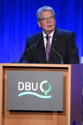Deutscher Umweltpreis 2015 am 08.11.2015 im Colosseum Theater in Essen Bundespräsident Joachim Gauck während der Preisverleihung zum Deutschen Umweltpreis. xRx