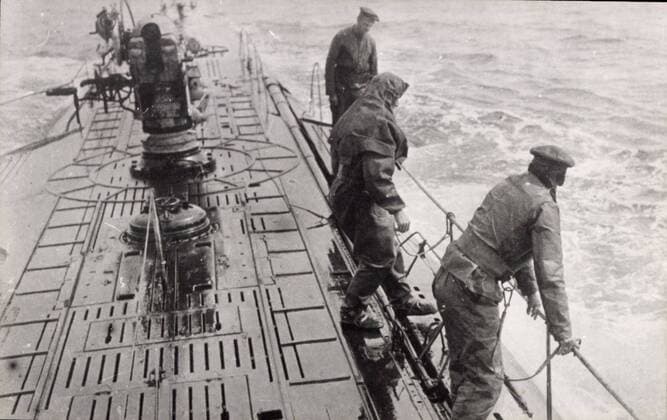 Deutsches U Boot, U 111, Unterseeboot, Matrosen an Deck !AUFNAHMEDATUM GESCHÄTZT!