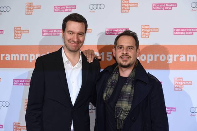 Regisseur Stephan Rick, l-r, und Schauspieler Moritz Bleibtreu posiert am 09.11.2015 in Köln vor der Verleihung des Kino Programm Preis NRW.
