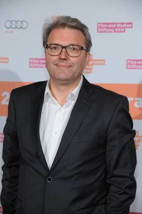 Medienstaatssekretär NRW Dr. Marc Jan Eumann posiert am 09.11.2015 in Köln vor der Verleihung des Kino Programm Preis NRW.