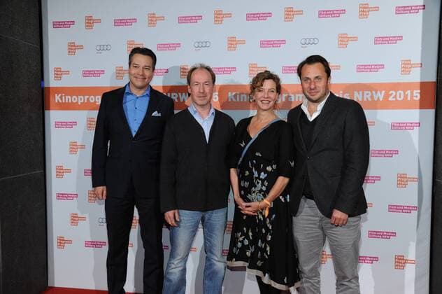 Produzent Daniel Mann, l-r, Schauspieler Ulrich Noethen und Margarita Broich und Filmproduzent Till Derenbach posiert am 09.11.2015 in Köln vor der Verleihung des Kino Programm Preis NRW.