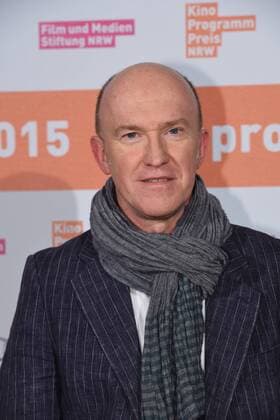 Schauspieler Peter Nottmeier posiert am 09.11.2015 in Köln vor der Verleihung des Kino Programm Preis NRW.