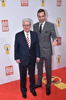 Frank Elstner und Kai Pflaume bei der Das Goldene Lenkrad 2015 Verleihung am 10.11.2015 in Berlin Goldenes Lenkrad 2015 Verleihung in Berlin 