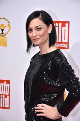Lina van de Mars bei der Das Goldene Lenkrad 2015 Verleihung am 10.11.2015 in Berlin Goldenes Lenkrad 2015 Verleihung in Berlin 