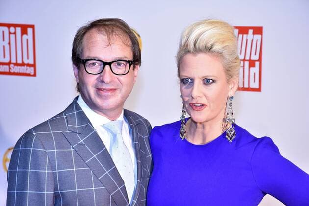 Alexander Dobrindt und Barbara Schöneberger bei der Das Goldene Lenkrad 2015 Verleihung am 10.11.2015 in Berlin Goldenes Lenkrad 2015 Verleihung in Berlin 
