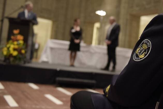 Verleihung des Katastrophenschutz-Ehrenzeichens der Stufe II für langjährige Mitarbeit und außergewöhnliche Leistungen als ehrenamtlicher Helfer bei der Freiwilligen Feuerwehr, dem Technischen Hilfwerk (THW), der Deutschen Lebens-Rettungs-Gesellschaft (DLRG), dem Arbeiter-Samarita-Bund (ASB), der Johanniter Unfallhilfe (JUH), Malteser-Hilfsdienst (MHD) und dem Deutschen Roten Kreuz (DRK) Verleihung des Katastrophenschutz-Ehrenzeichens Stufe II in Berlin