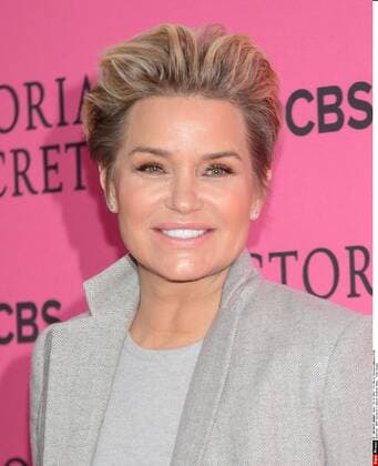 November 11 , 2015 - New York, NY - Yolanda Foster. 2015 Victoria s Secret Fashion Show Pink Carpet. AdMedia ADMEDIA_adm_pinkcarpet_cs_004 AdMedia SIPA 1511120202  MarioxSantoro AdMedia SIPA