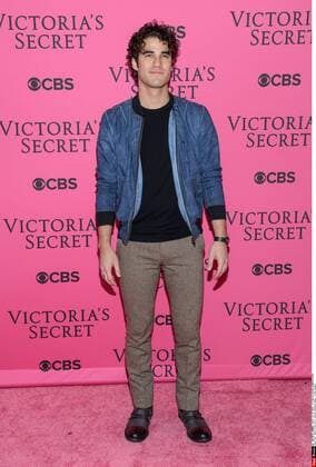 November 11 , 2015 - New York, NY - Darren Criss. 2015 Victoria s Secret Fashion Show Pink Carpet. AdMedia ADMEDIA_adm_pinkcarpet_cs_005 AdMedia SIPA 1511120202  MarioxSantoro AdMedia SIPA