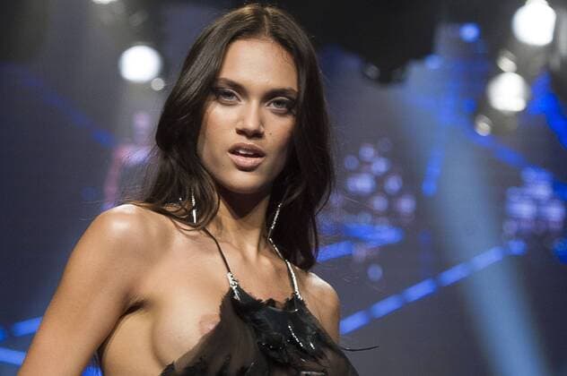 Dalianah Arekion bei der Fashion Show anlässlich der Women Secret Videoclip Premiere im Sala La Riviera. Madrid, 11.11.2015 Dalianah Arekion  Women Secret Modenschau in Madrid: Busenblitzer von Dalianah Arekion