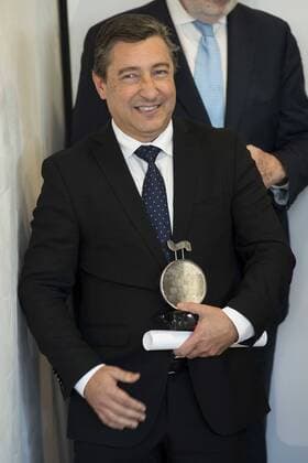 Joan Roca during the 6th edition of the collecting badges to the new ambassadors fees Marca España in his 6th edition at BBVA City in Madrid, November 12, 2015.  (20151112052) Spanisches Königspaar bei Preisverleihung in Madrid