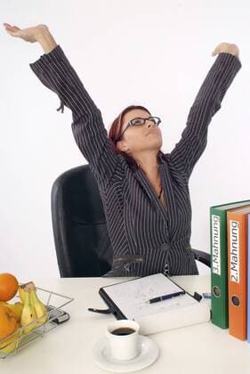 Bueroangestellte streckt sich business woman relaxing BLWS162275