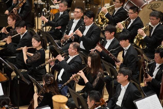 (151112) -- GENEVA, Nov. 12, 2015 -- Musicians from the National Ballet of China Symphony Orchestra present featured classical music pieces from each of the permanent members of the UN Security Council in Palais des Nations in Geneva, Switzerland, Nov. 12, 2015. A joint concert on behalf of the five permanent members of the UN Security Council was held Thursday in Geneva to celebrate the 70th anniversary of the United Nations. ) SWITZERLAND-GENEVA-UN-70TH ANNIVERSARY-CONCERT XuxJinquan  Vereinte Nationen: Konzert zum 70. Jahrestag