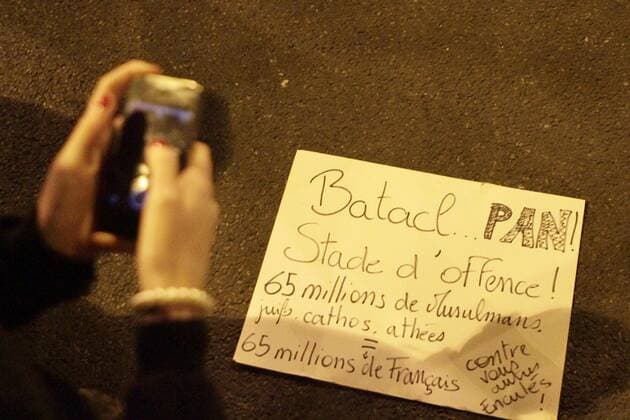 After the terror attacks in Paris - Bataclan - Paris - 14 11 2015 elyxandroCegarra panoramic 