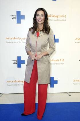 Pinar Atalay bei der Verleihung des 17. Medienpreises der Kindernothilfe im DRIVE Volkwagen Forum. Berlin, 13.11.2015 Foto:xFredericx xFuturexImage