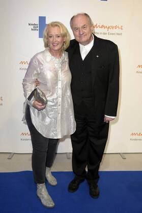 Dietrich Mattausch mit Ehefrau Annette bei der Verleihung des 17. Medienpreises der Kindernothilfe im DRIVE Volkwagen Forum. Berlin, 13.11.2015 Foto:xFredericx xFuturexImage
