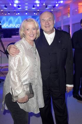 Dietrich Mattausch mit Ehefrau Annette bei der Verleihung des 17. Medienpreises der Kindernothilfe im DRIVE Volkwagen Forum. Berlin, 13.11.2015 Foto:xFredericx xFuturexImage