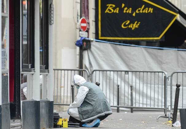 Cafe Bataclan nach den Terroranschlägen in Paris - Bataclan - Paris - 14 11 2015 FedericoPestellini Panoramic  Terroranschläge in Paris - Musikclub Bataclan