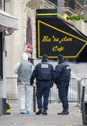 Nach den Terroranschlägen in Paris - Bataclan - Paris - 14 11 2015 FedericoPestellini Panoramic  Terroranschläge in Paris - Musikclub Bataclan