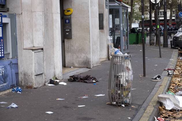Frankreich, Paris, France, Paris, 14 november 2015. The day after the terroristic attacks on Bataclan theater and restaurants a day of national mourning was anounced.  51662938 Terroranschläge in Paris - Musikclub Bataclan