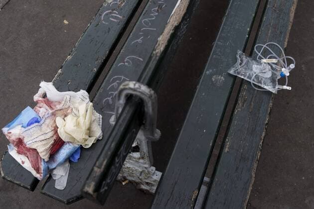 Frankreich, Paris, France, Paris, 14 november 2015 Blood stains and clothes and medical supplies lie shattered on the sidewalk streets near the crime scene. The day after the terroristic attacks on Bataclan theater and restaurants a day of national mourning was anounced.  51663015 Terroranschläge in Paris - Musikclub Bataclan