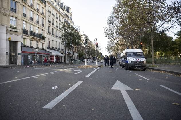 BATACLAN 15 11 2015 Gedenken an die Opfer der Terroranschläge in Paris - 15 11 2015 PierreCharlier Panoramic 