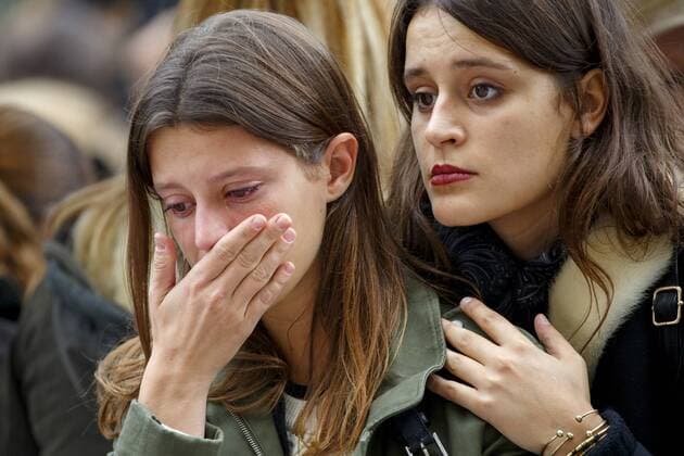 Nov. 16, 2015 - Paris, France - Paris, France. Mourners visit a memorial outside Bataclan Cafe in Paris, France following the Paris terror attacks on Monday, 16 November 2015. Paris  - ZUMAl94_
