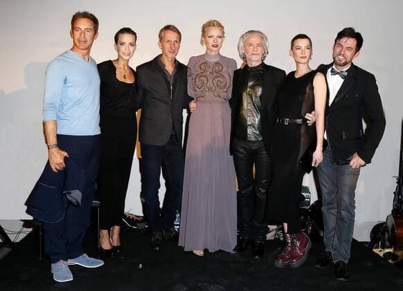 Gedeon Burkhard, Lara Isabelle Rentinkc, Jens van Zoest, Franziska Knuppe, Dr. Hermann Buehlbecker, Elisabeth Ehrlich, Tobey Wilson bei der Exclusiven Vernissage des LAMBERTZ FINE ART Kalenders 2016 - La Dolce Vita im Hotel de Rome, Berlin. 17.11.2015