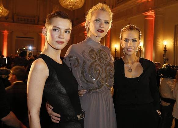 Elisabeth Ehrlich, Franziska KInuppe, Lara Isabelle Rentinck, bei der Exclusiven Vernissage des LAMBERTZ FINE ART Kalenders 2016 - La Dolce Vita im Hotel de Rome, Berlin. 17.11.2015