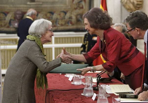 Ida Vitale receives XXIV Reina Sofia Iberoamerican Poetry Award in presence of Queen Sofia of Spain. November 18, 2015.  (2015111810)