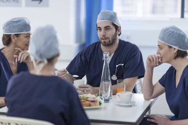 Model Released: Ärzte im Krankenhaus Doctors in hospital, morning break model released Symbolfoto property released  ZEF007313