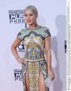 TV personality Julianne Hough arrives for the 43rd annual American Music Awards held at Microsoft Theater in Los Angeles on November 22, 2015.  LAP20151122113 JIMxRUYMEN