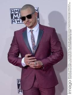 Dancer Beau Casper Smart arrives for the 43rd annual American Music Awards held at Microsoft Theater in Los Angeles on November 22, 2015.  LAP20151122180 JIMxRUYMEN