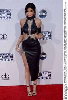 Model Kylie Jenner arrives for the 43rd annual American Music Awards held at Microsoft Theater in Los Angeles on November 22, 2015.  LAP20151122213 JIMxRUYMEN