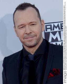 Actor Donnie Wahlberg arrives for the 43rd annual American Music Awards held at Microsoft Theater in Los Angeles on November 22, 2015.  LAP20151122236 JIMxRUYMEN